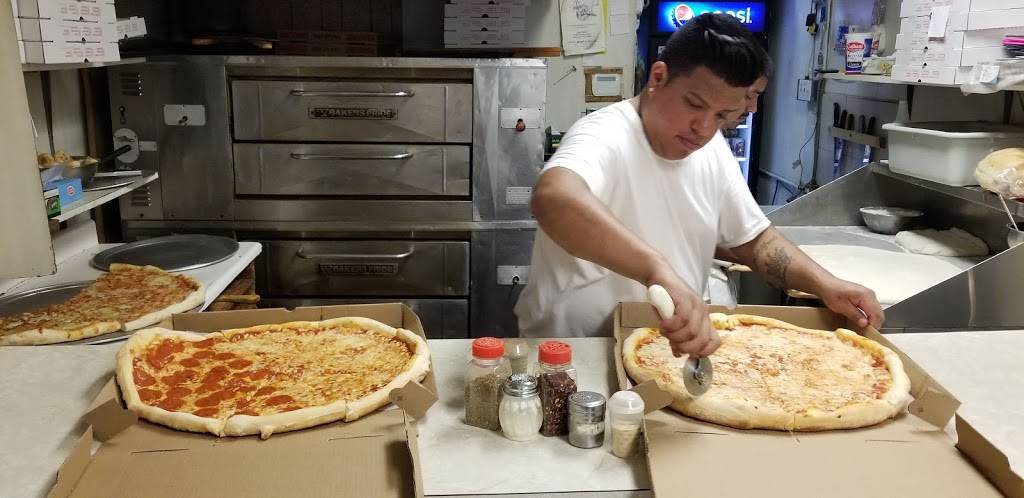 Ljubos Pizza | meal takeaway | 15 Westchester Square, Bronx, NY 10461, USA | 7188630874 OR +1 718-863-0874