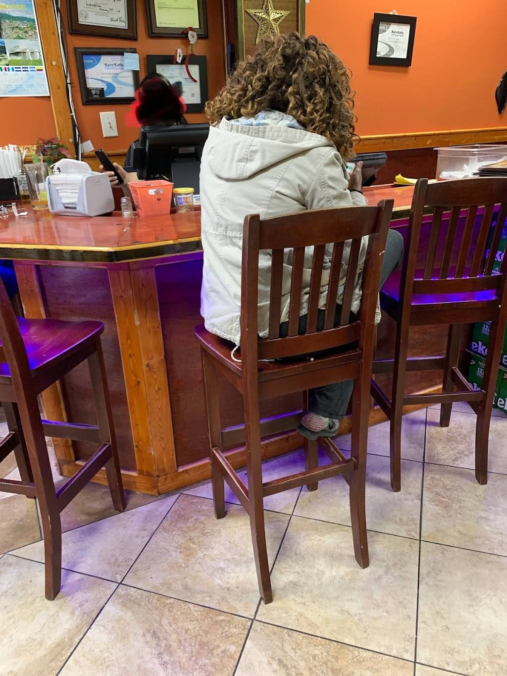 Lempira Restaurant | restaurant | 7631 Sharon Lakes Rd, Charlotte, NC 28210, USA | 7045521513 OR +1 704-552-1513