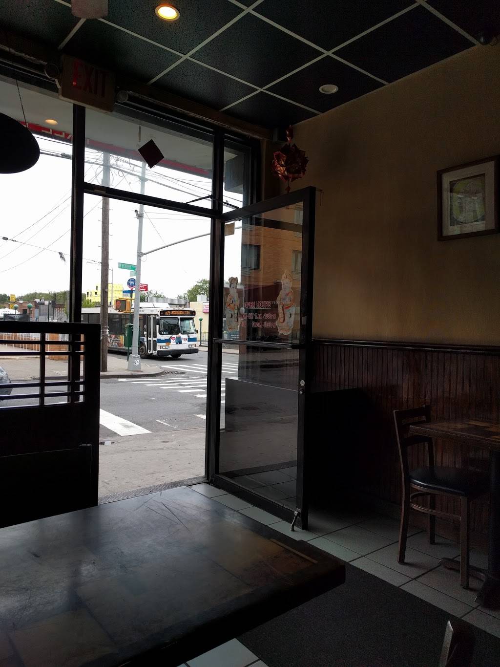 Hong Kong Express | restaurant | 989 Wyckoff Ave, Ridgewood, NY 11385, USA | 7184561858 OR +1 718-456-1858