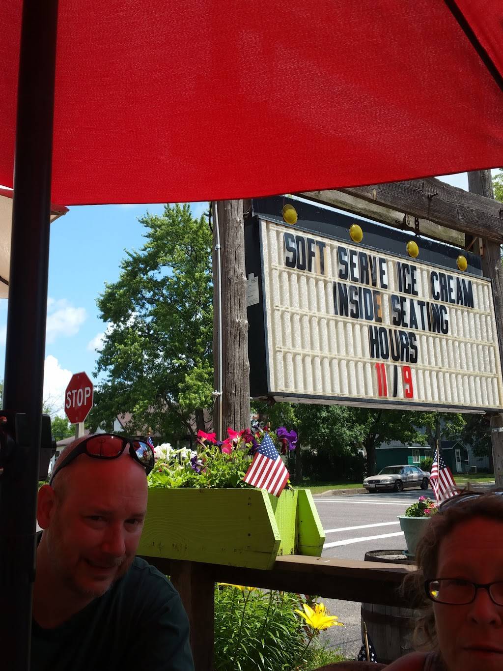 Sam Hicks Real Food Drive In | restaurant | 921 River St, Spooner, WI 54801, USA | 7156359119 OR +1 715-635-9119