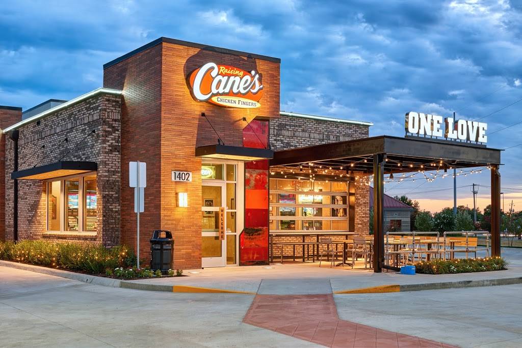 Raising Canes Chicken Fingers | meal takeaway | 1402 S Walton Blvd, Bentonville, AR 72712, USA | 4794640607 OR +1 479-464-0607