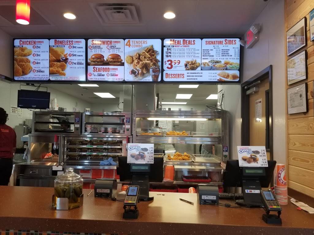 Popeyes Louisiana Kitchen | restaurant | 100 Felton Dr, Rockmart, GA 30153, USA | 6786854690 OR +1 678-685-4690