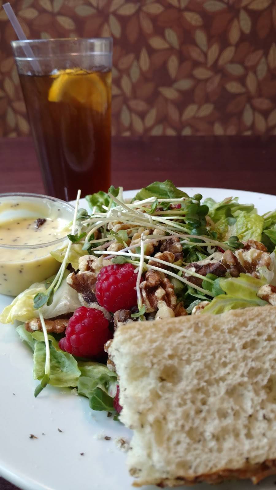 Poppys Pizza & Grill | restaurant | 342 E Elkhorn Ave, Estes Park, CO 80517, USA | 9705868282 OR +1 970-586-8282