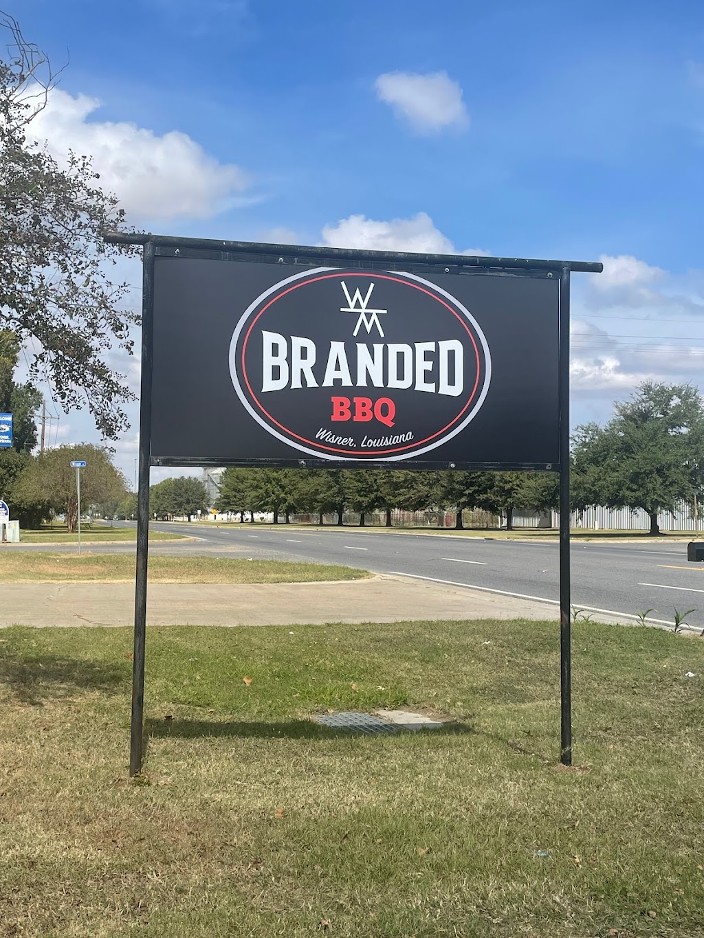 BRANDED BBQ | restaurant | 9488 Natchez St, Wisner, LA 71378, USA | 3188371107 OR +1 318-837-1107