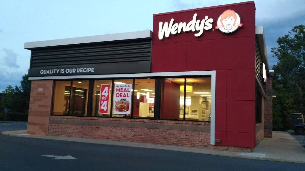 Wendys | restaurant | 2700 Boones Creek Rd, Johnson City, TN 37615, USA | 4232837605 OR +1 423-283-7605