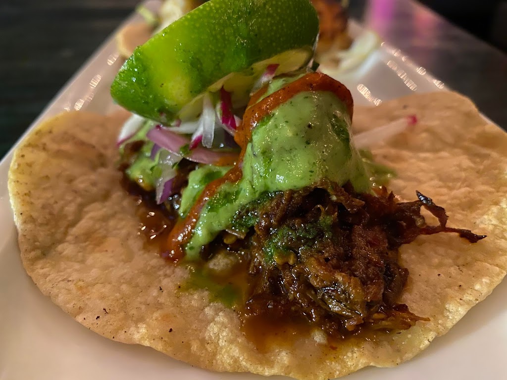 El Berrinches Restaurant | restaurant | 1807 S Ashland Ave, Chicago, IL 60608, USA | 3124928295 OR +1 312-492-8295