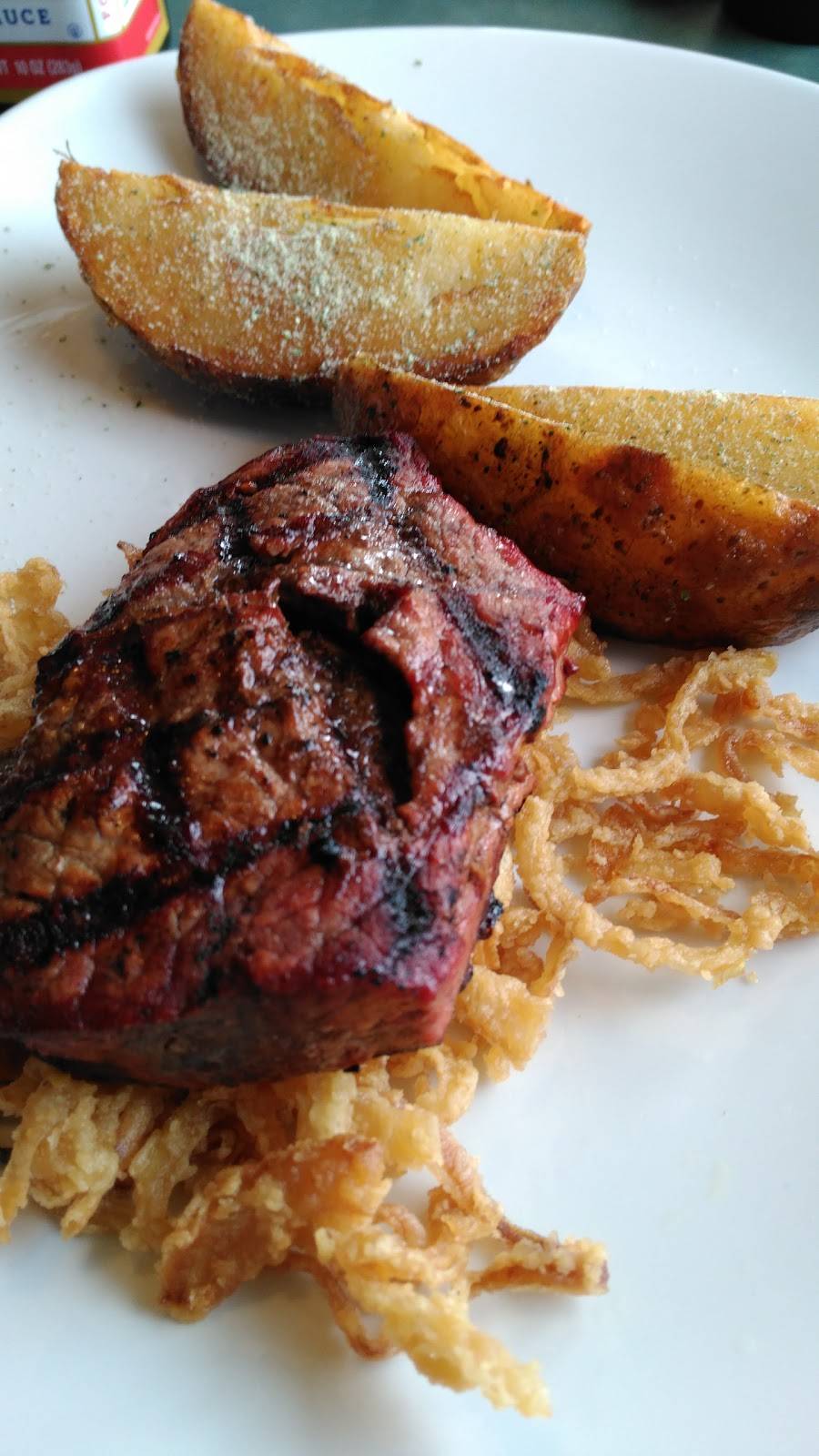 Finleys Grill & Smokehouse | restaurant | 7433 W Saginaw Hwy, Lansing, MI 48917, USA | 5173234309 OR +1 517-323-4309