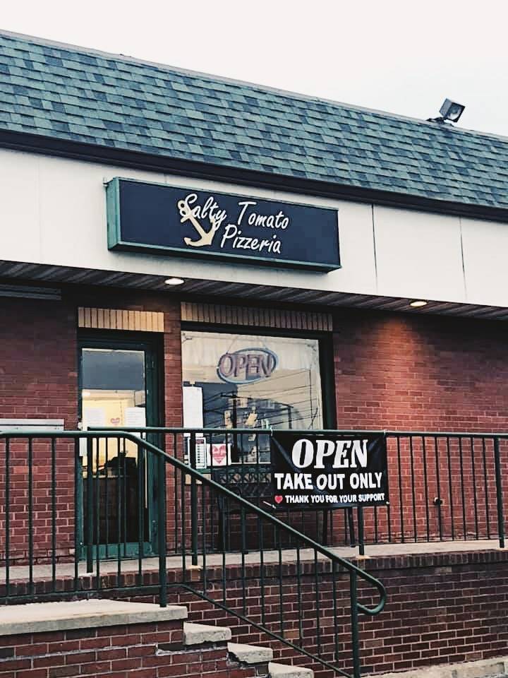 Salty Tomato Pizzeria | meal takeaway | 18 Ocean Ave, West Haven, CT 06516, USA | 2039325353 OR +1 203-932-5353