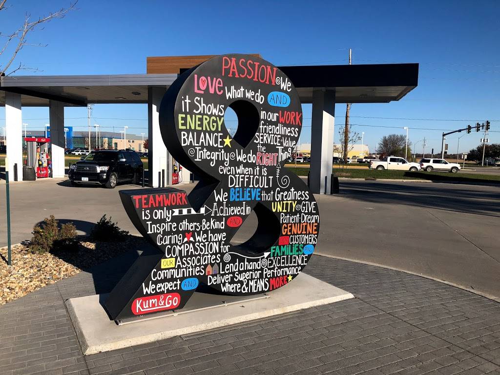 Kum & Go | meal takeaway | 650 W Hickman Rd, Waukee, IA 50263, USA | 5153002201 OR +1 515-300-2201