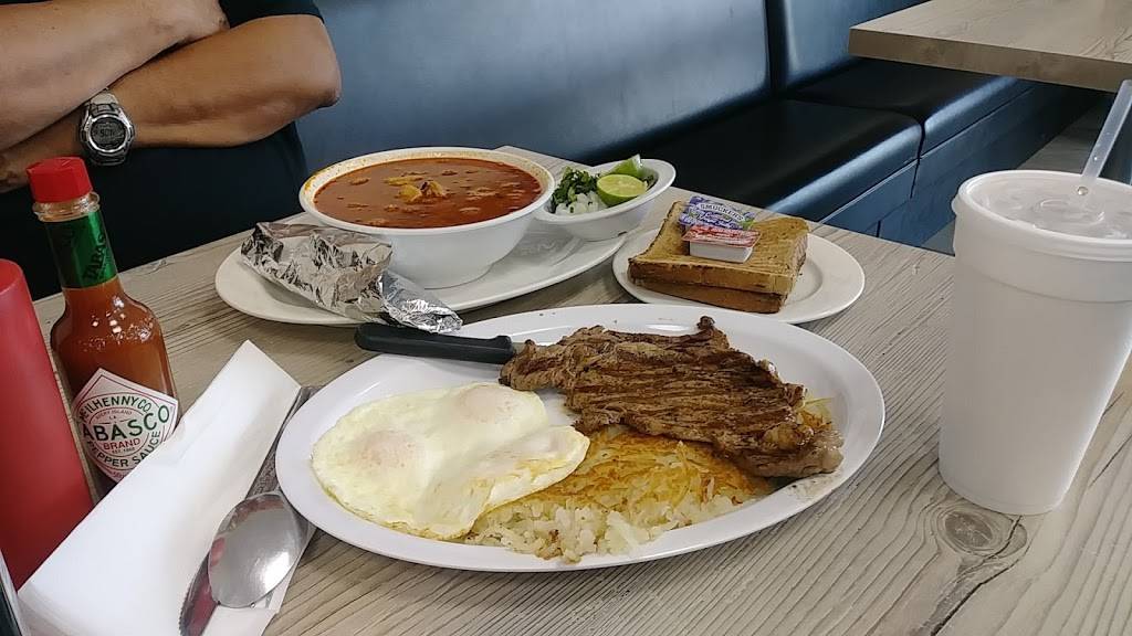 Chelos Burgers | restaurant | 1609 W Valley Blvd, Colton, CA 92324, USA | 9095726221 OR +1 909-572-6221