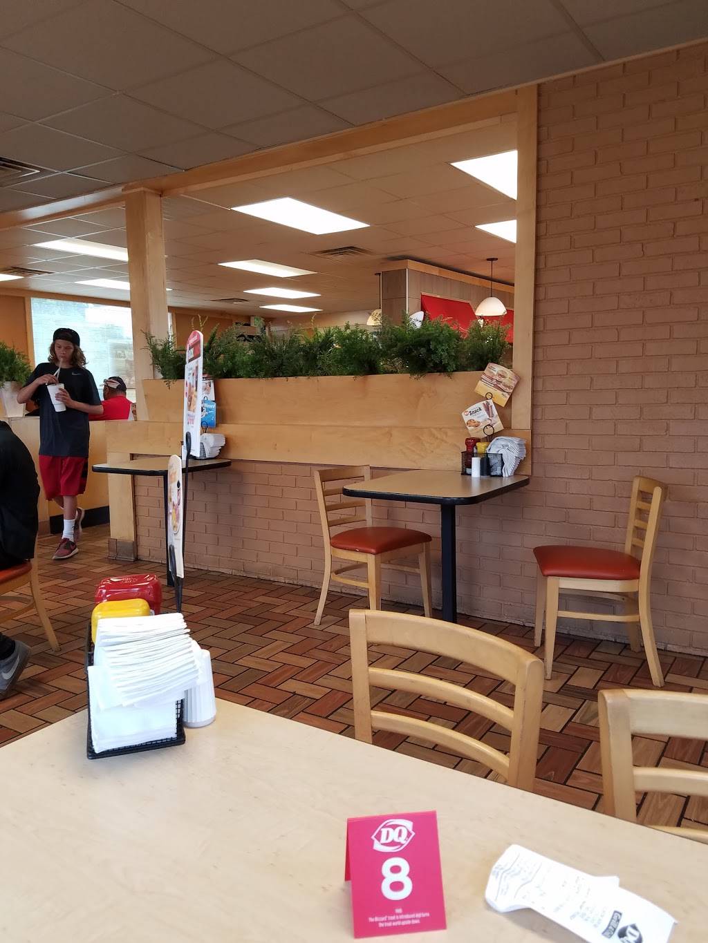 Dairy Queen Grill & Chill | restaurant | 110 Elm St, Clinton, IN 47842, USA | 7658322537 OR +1 765-832-2537