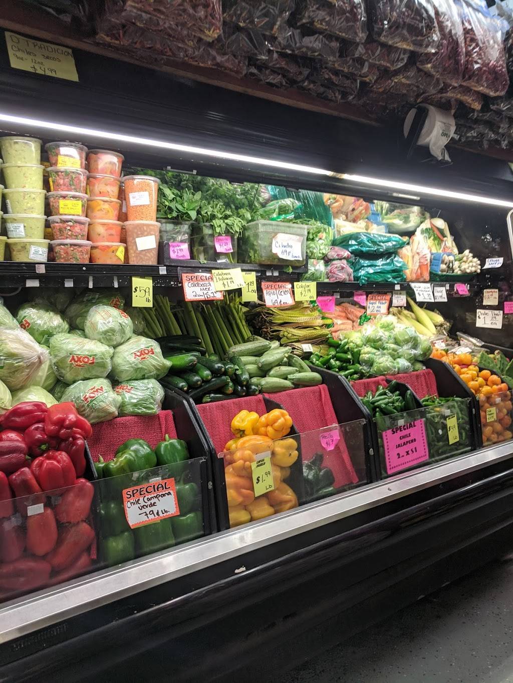 La Reyna Market y Carniceria | restaurant | 532 24th St, Paso Robles, CA 93446, USA | 8052389909 OR +1 805-238-9909