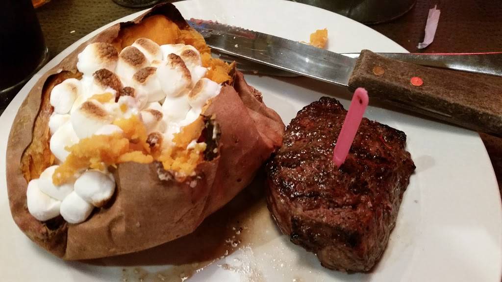 Logans Roadhouse | restaurant | 970 State Road 131, Clarksville, IN 47129, USA | 8122889789 OR +1 812-288-9789