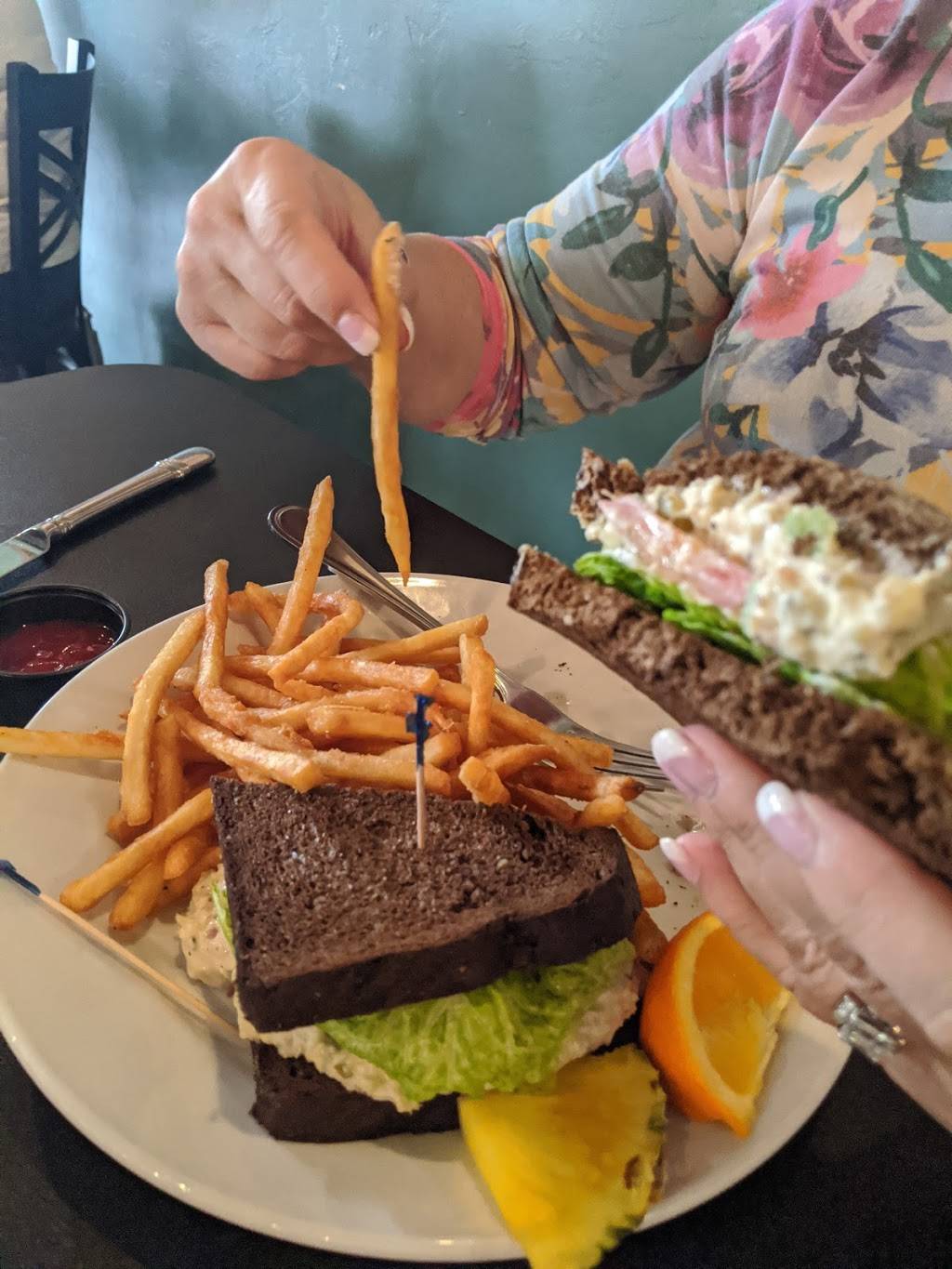 Marias | restaurant | 190 W Continental Rd, Green Valley, AZ 85622, USA | 5203933431 OR +1 520-393-3431