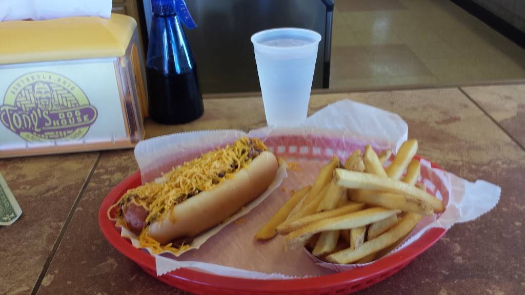 Tonys Dog House | restaurant | 528 Lake Ave, Ashtabula, OH 44004, USA | 4409640202 OR +1 440-964-0202