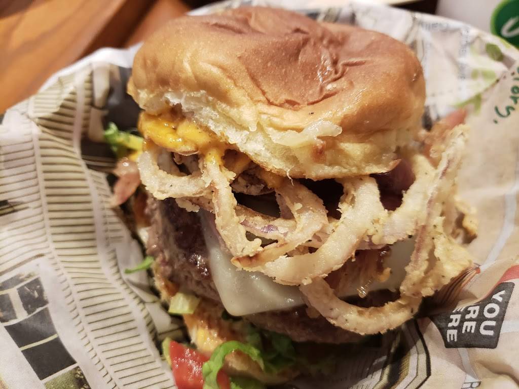 Wahlburgers | restaurant | 8615 Sunset Blvd, West Hollywood, CA 90069, USA | 4242763160 OR +1 424-276-3160