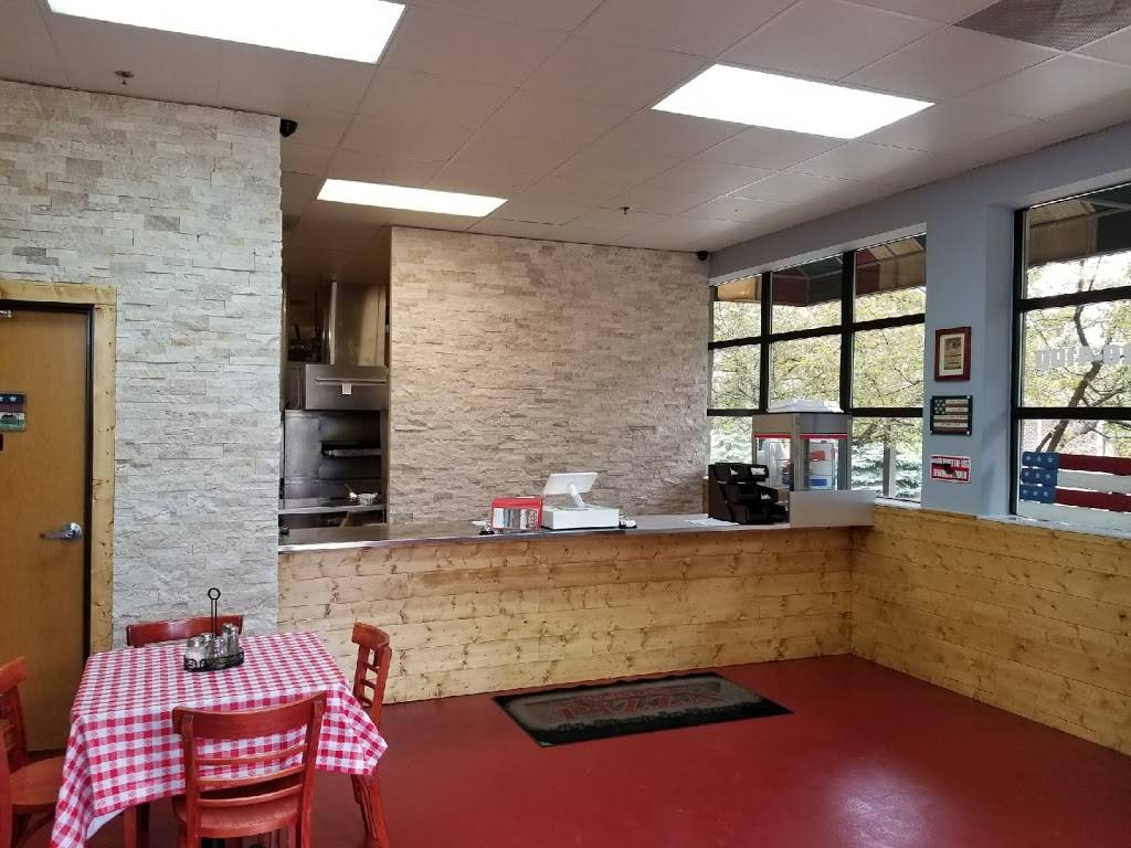 Hometown Pizza | restaurant | 7010 Gateway Park Dr, Village of Clarkston, MI 48346, USA | 2486204100 OR +1 248-620-4100