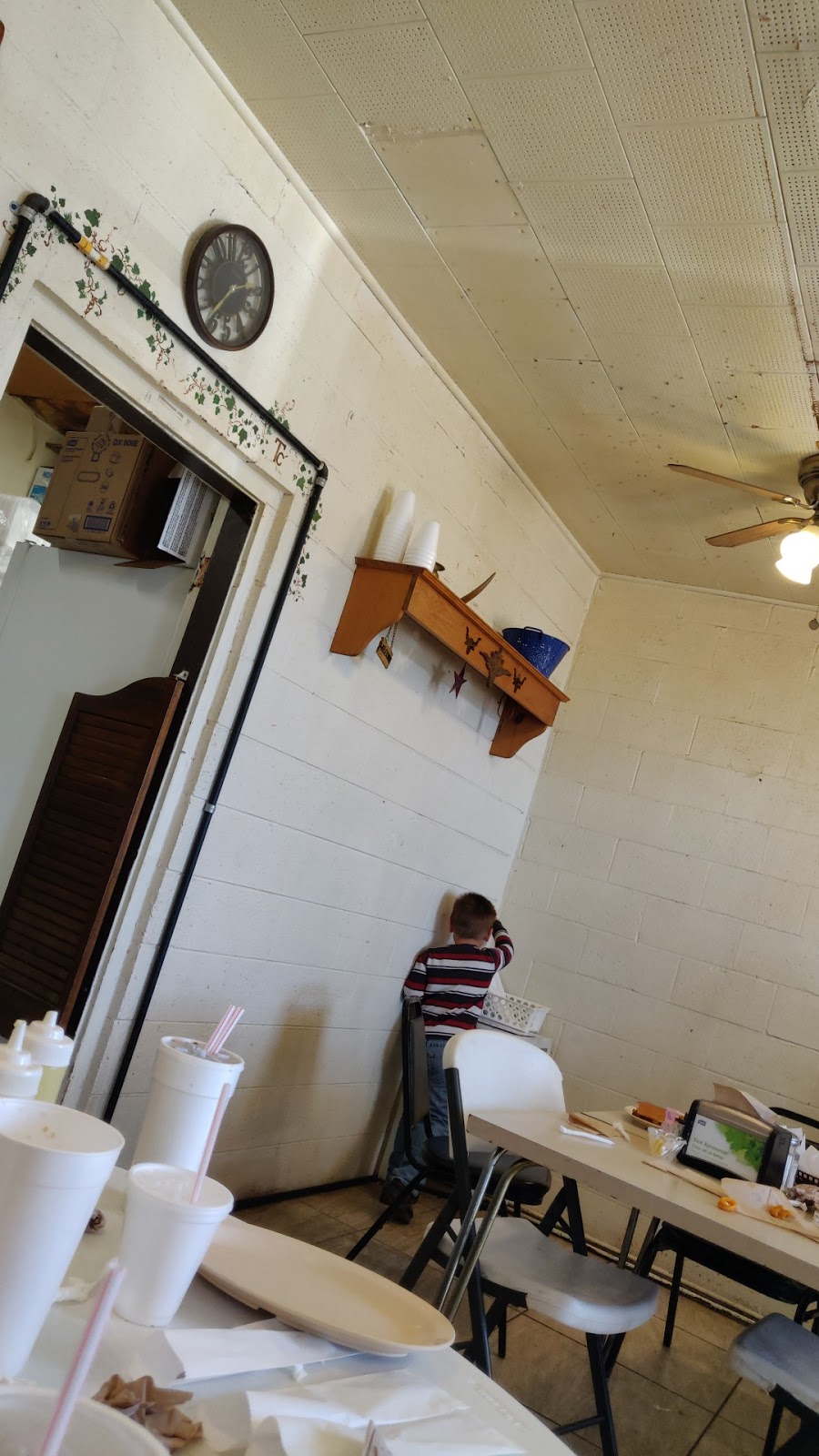 Turnaround Cafe | restaurant | 202 Burlington Ave, Spur, TX 79370, USA | 8062713983 OR +1 806-271-3983