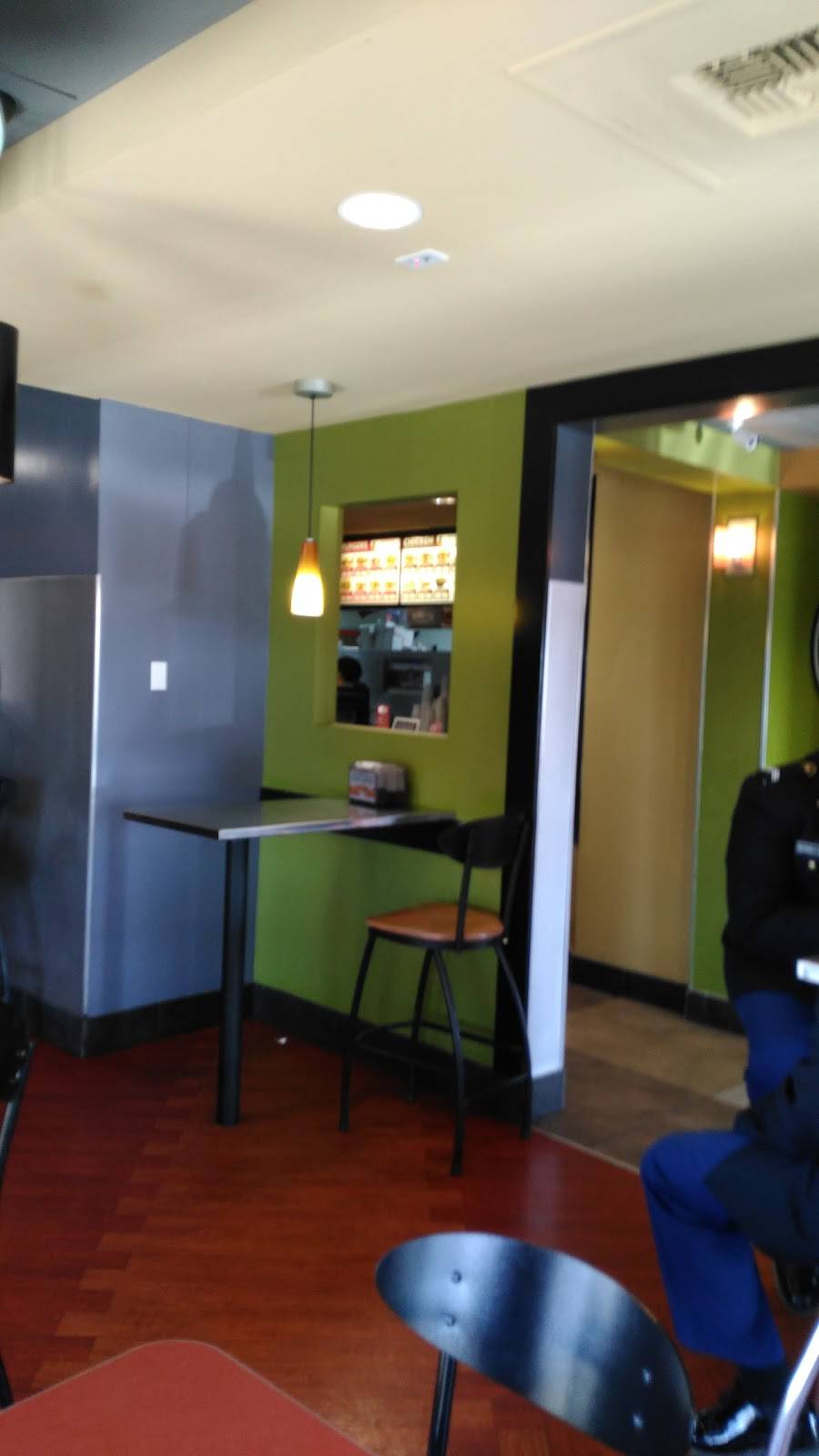 Jack in the Box | restaurant | 2641 Mt Vernon Ave, Bakersfield, CA 93306, USA | 6618729850 OR +1 661-872-9850