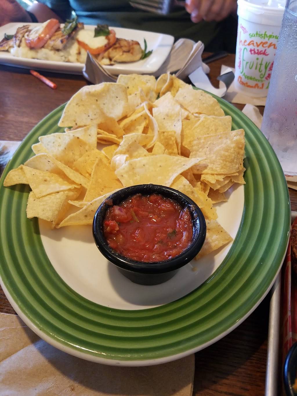 Applebees Grill + Bar | restaurant | 120 N Central St, Benton, IL 62812, USA | 6184353023 OR +1 618-435-3023