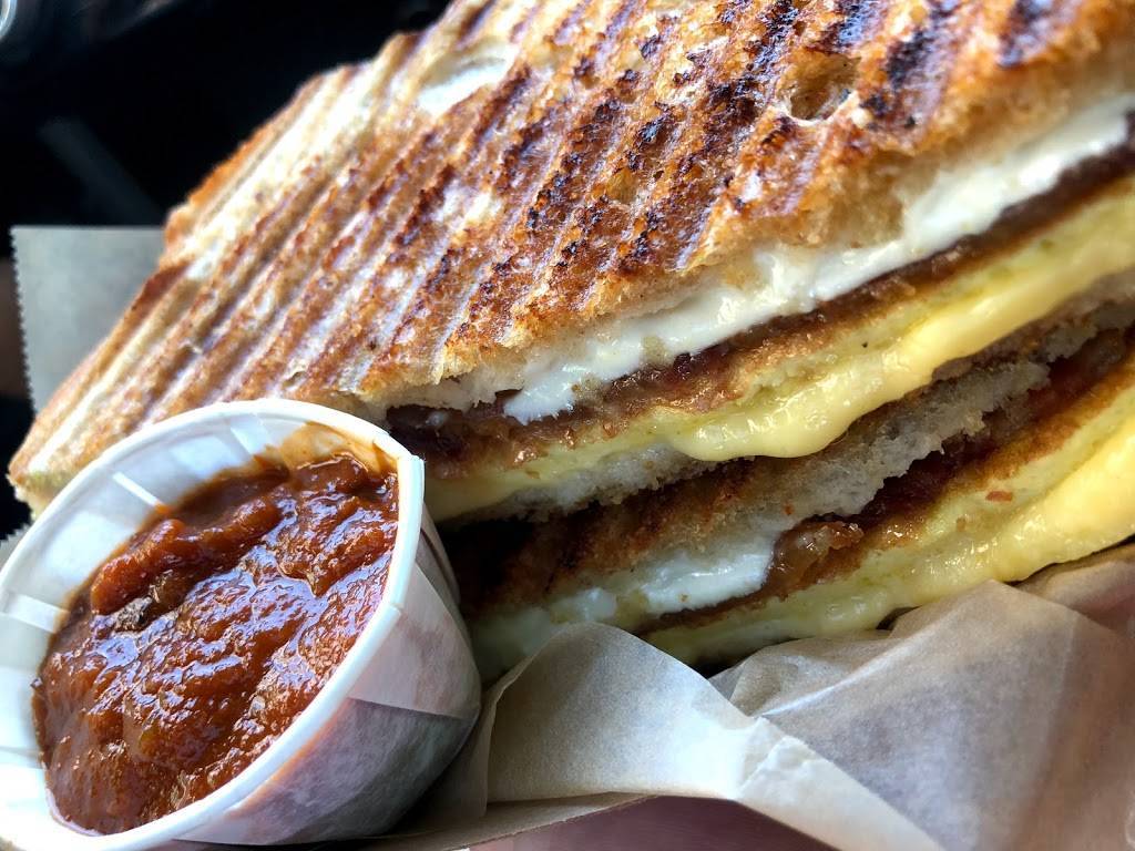 Cowbell Kitchen | restaurant | 116 E Market St, Leesburg, VA 20176, USA | 3044337665 OR +1 304-433-7665