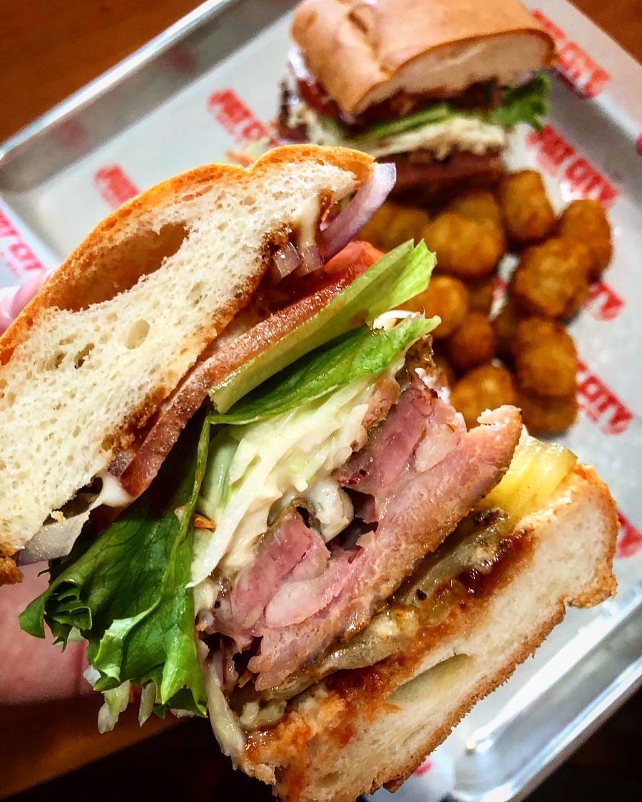 Fat City Brew & BBQ | restaurant | 1740 Pacific Ave, Stockton, CA 95204, USA | 2093234920 OR +1 209-323-4920