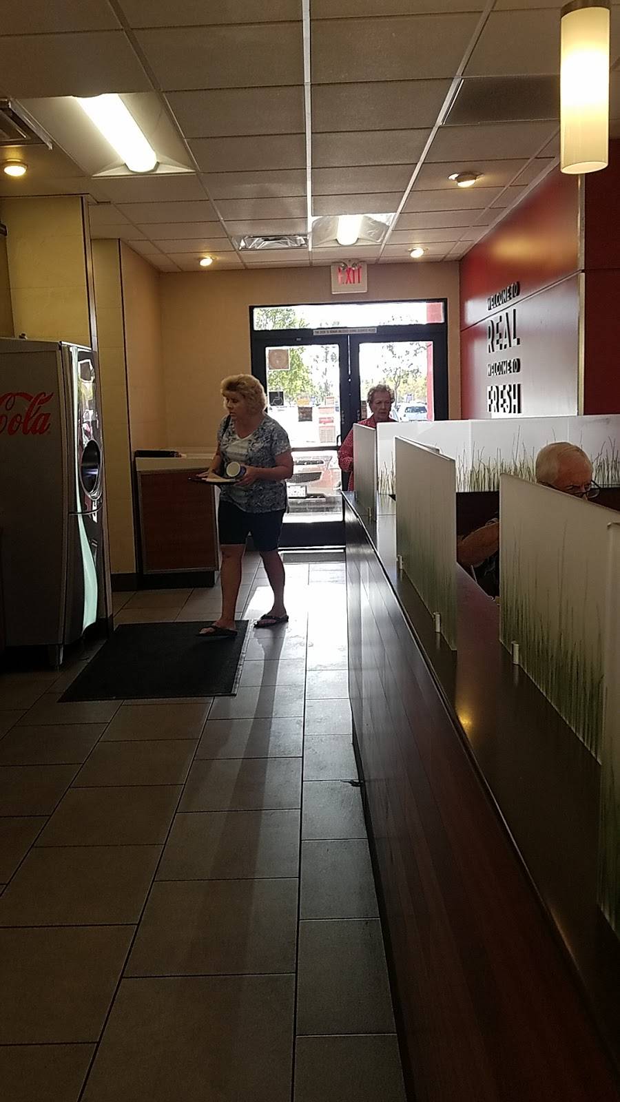 Wendys | restaurant | 30471 Av. de Las Flores, Rancho Santa Margarita, CA 92688, USA | 9498884665 OR +1 949-888-4665