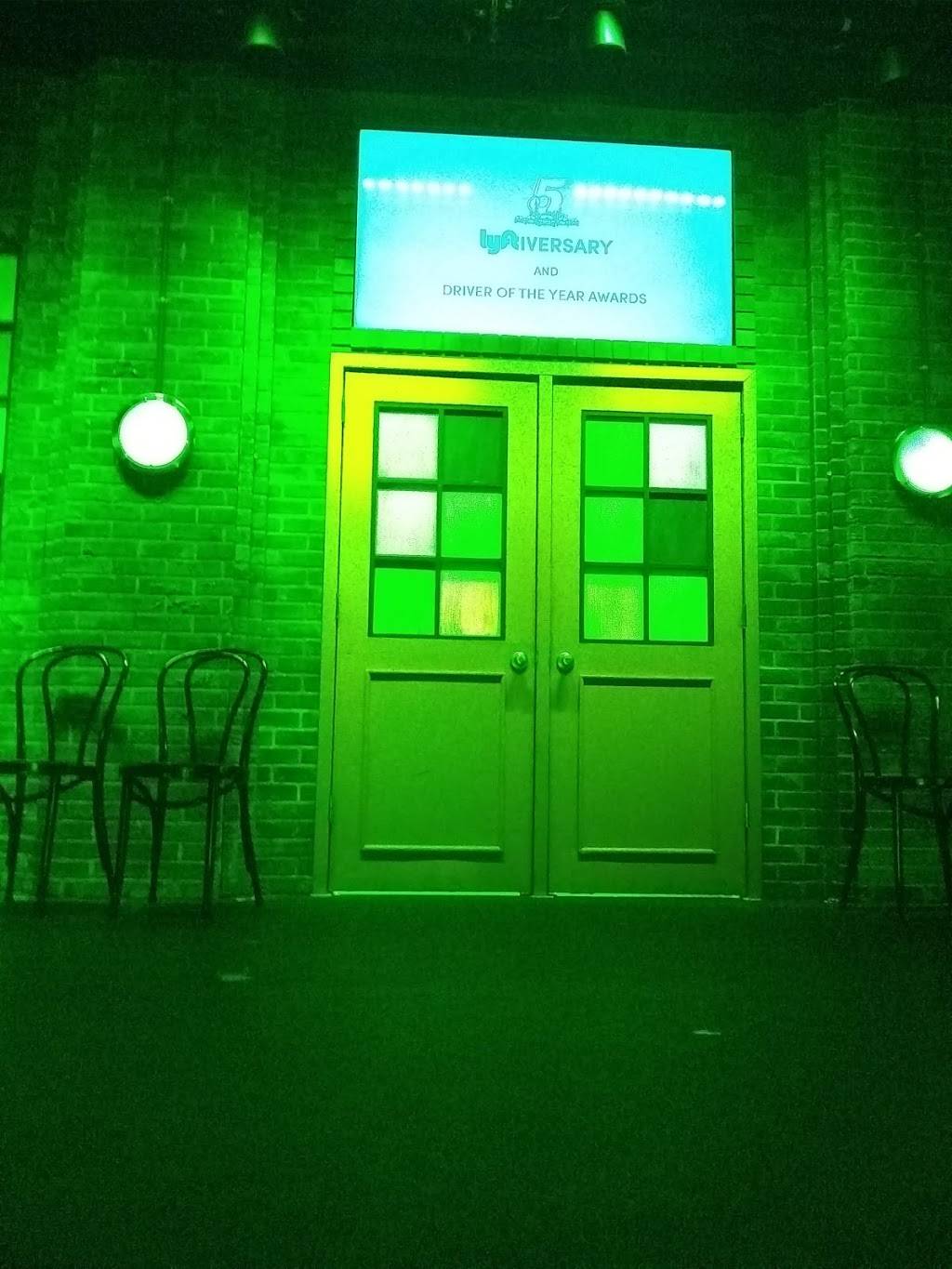 UP Comedy Club | restaurant | 230 W North Ave, Chicago, IL 60614, USA | 3126624562 OR +1 312-662-4562