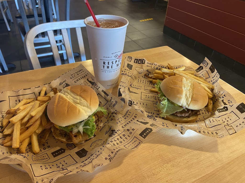 Wayback Burgers | restaurant | 15750 Panama City Beach Pkwy, Panama City, FL 32413, USA | 8505886692 OR +1 850-588-6692