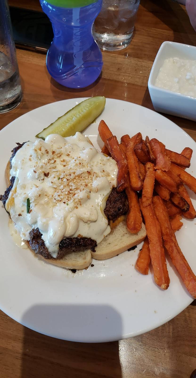 Hy-Vee Market Grille | restaurant | 16150 Pilot Knob Rd, Lakeville, MN 55044, USA | 9524239352 OR +1 952-423-9352