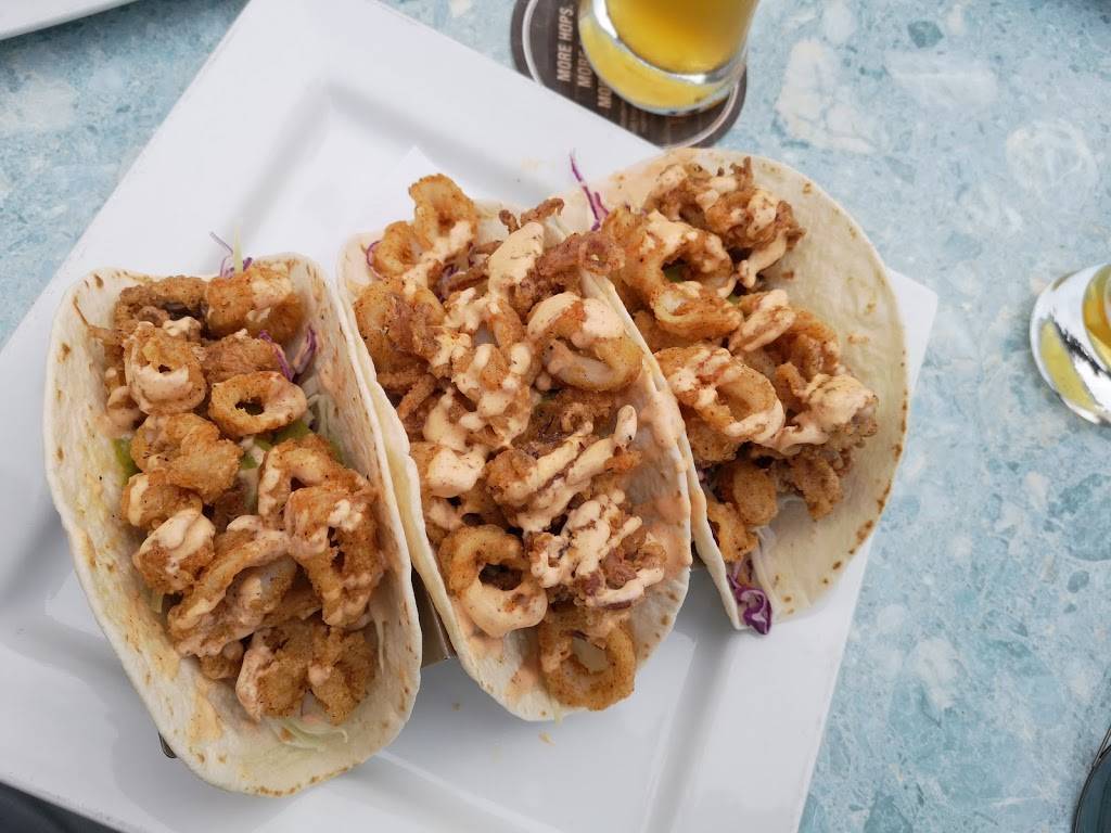 The Upper Deck TapHouse + Grill | restaurant | 210 Martindale Rd, St. Catharines, ON L2R 6P9, Canada | 9056823325 OR +1 905-682-3325