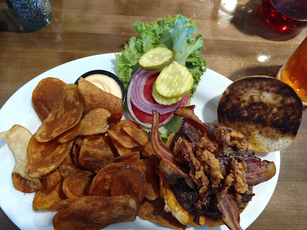 The Pike 40 | restaurant | 41010 National Rd, Belmont, OH 43718, USA | 7407820001 OR +1 740-782-0001