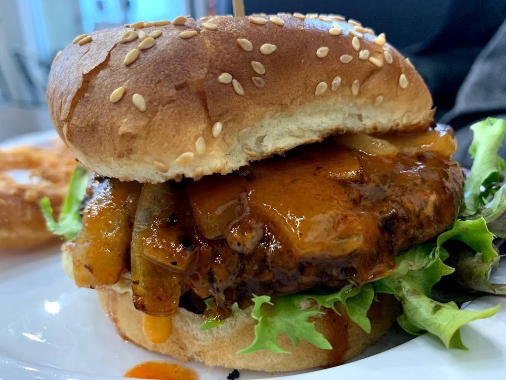 BurgerIM | restaurant | 650 W Carmel Dr, Carmel, IN 46032, USA | 3176692256 OR +1 317-669-2256