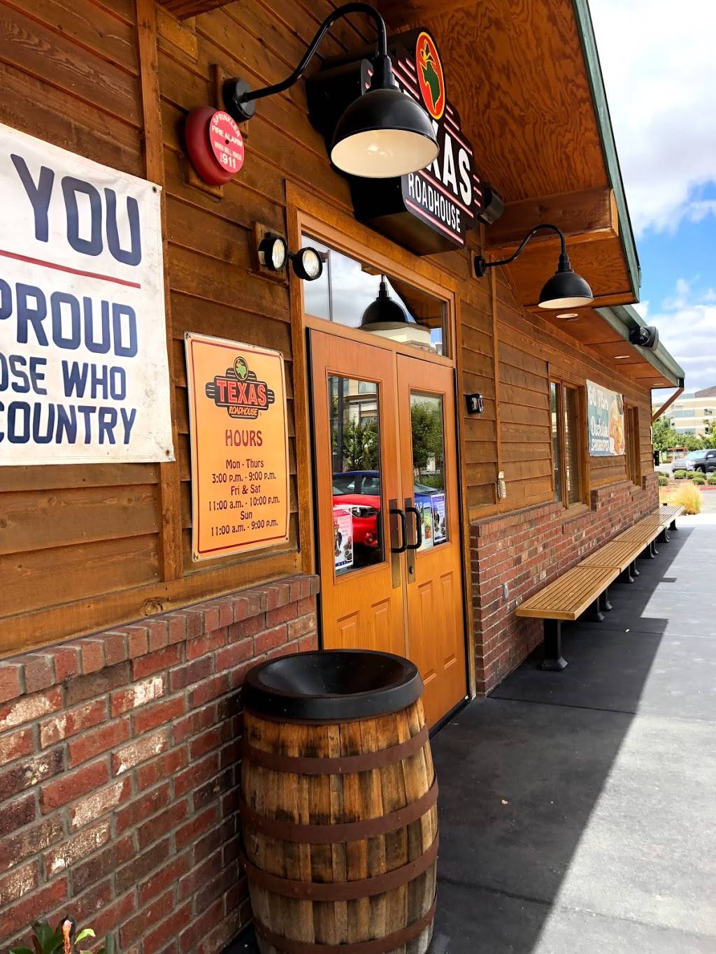 Texas Roadhouse | restaurant | 29860 Haun Rd, Menifee, CA 92586, USA | 9512440600 OR +1 951-244-0600