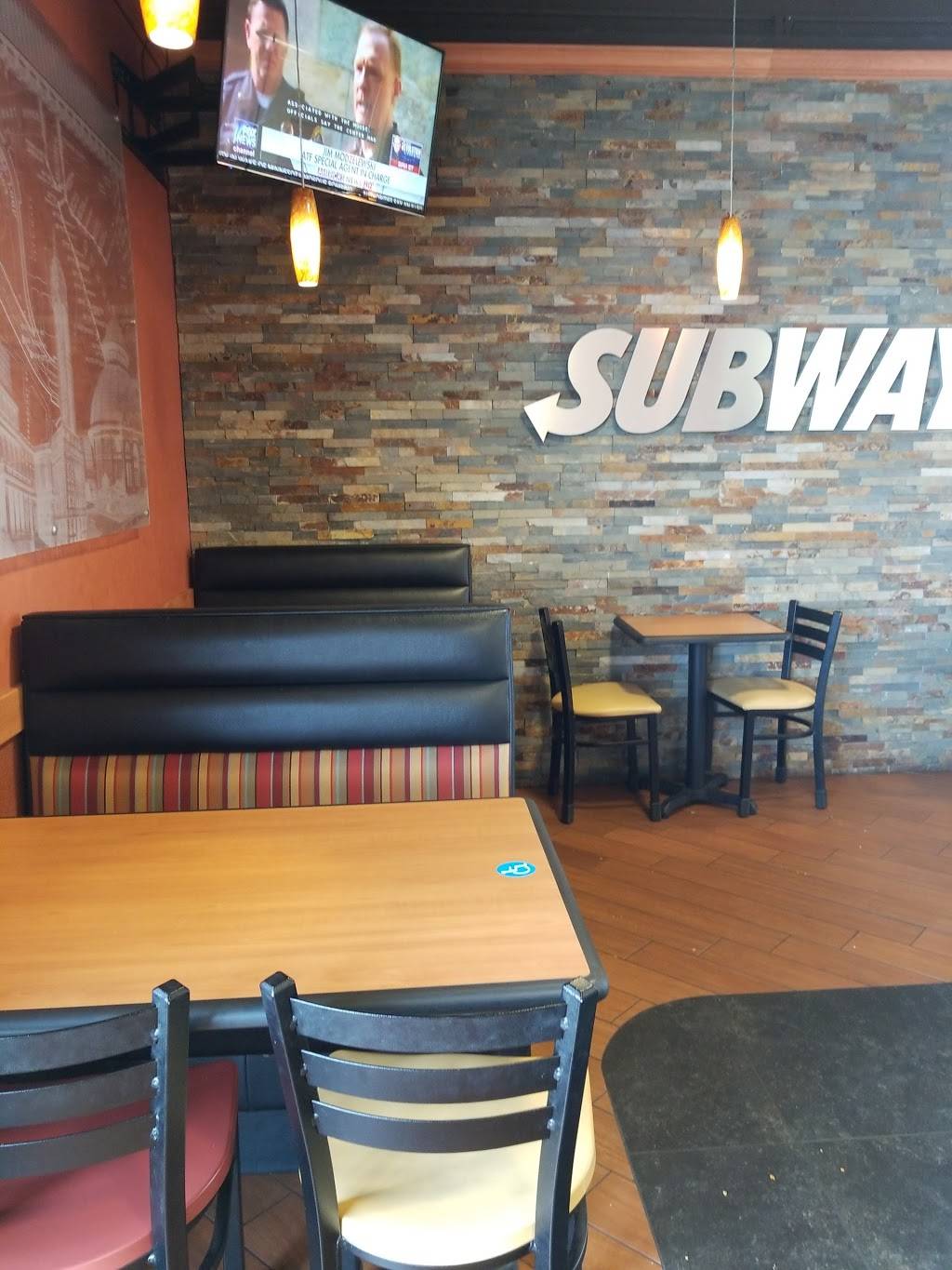 Subway | restaurant | 400 W Main St, Middleville, MI 49333, USA | 2697952961 OR +1 269-795-2961