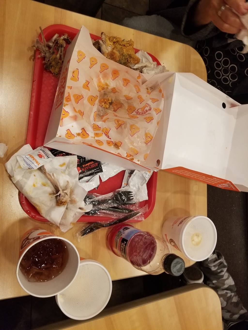 Popeyes Louisiana Kitchen | restaurant | 1505 N Dupont Hwy, New Castle, DE 19720, USA | 3023286216 OR +1 302-328-6216