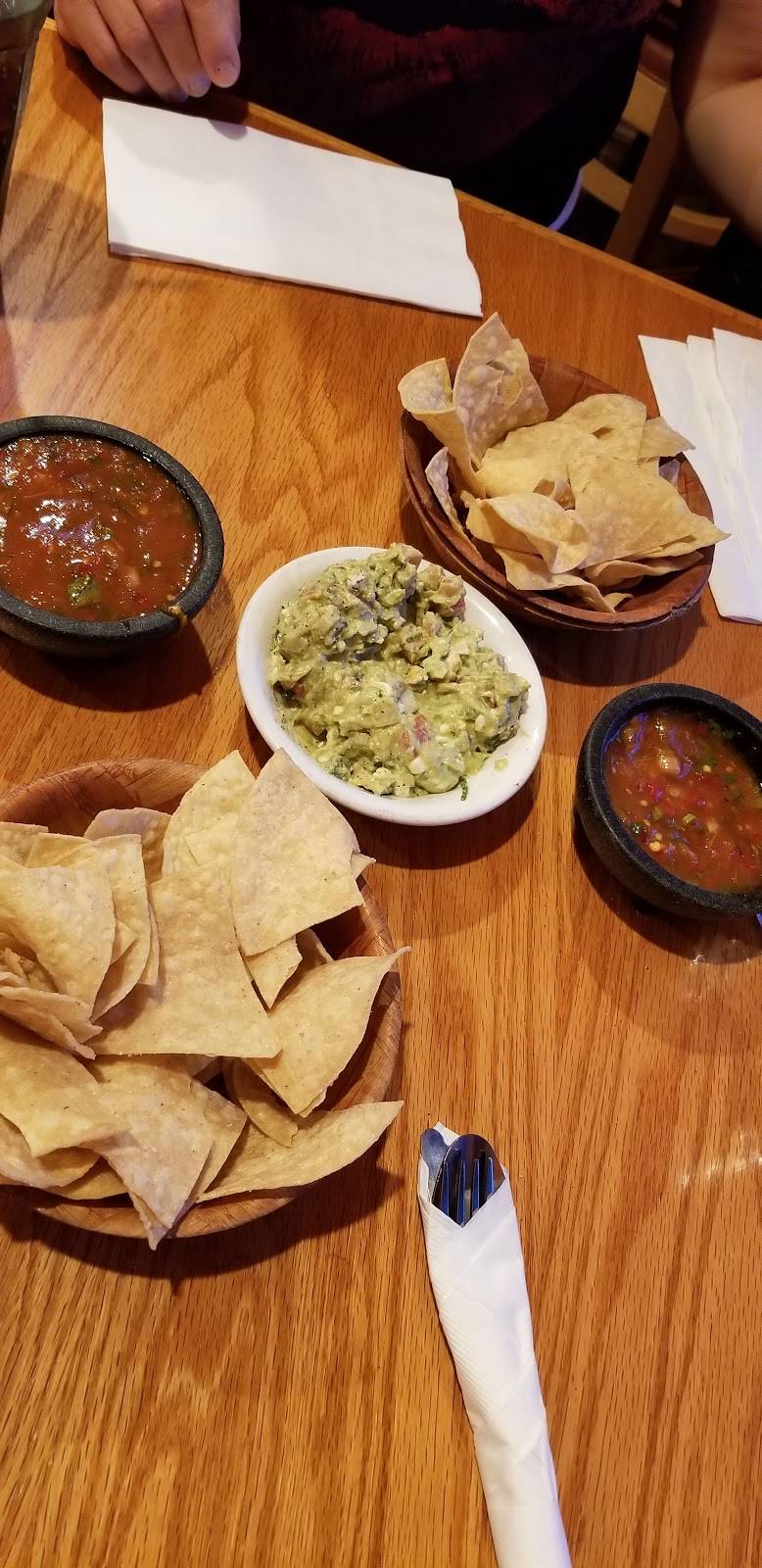 Rigos Restaurant & Fine Mexican Food | restaurant | 5851 N Oracle Rd, Tucson, AZ 85704, USA | 5208872132 OR +1 520-887-2132