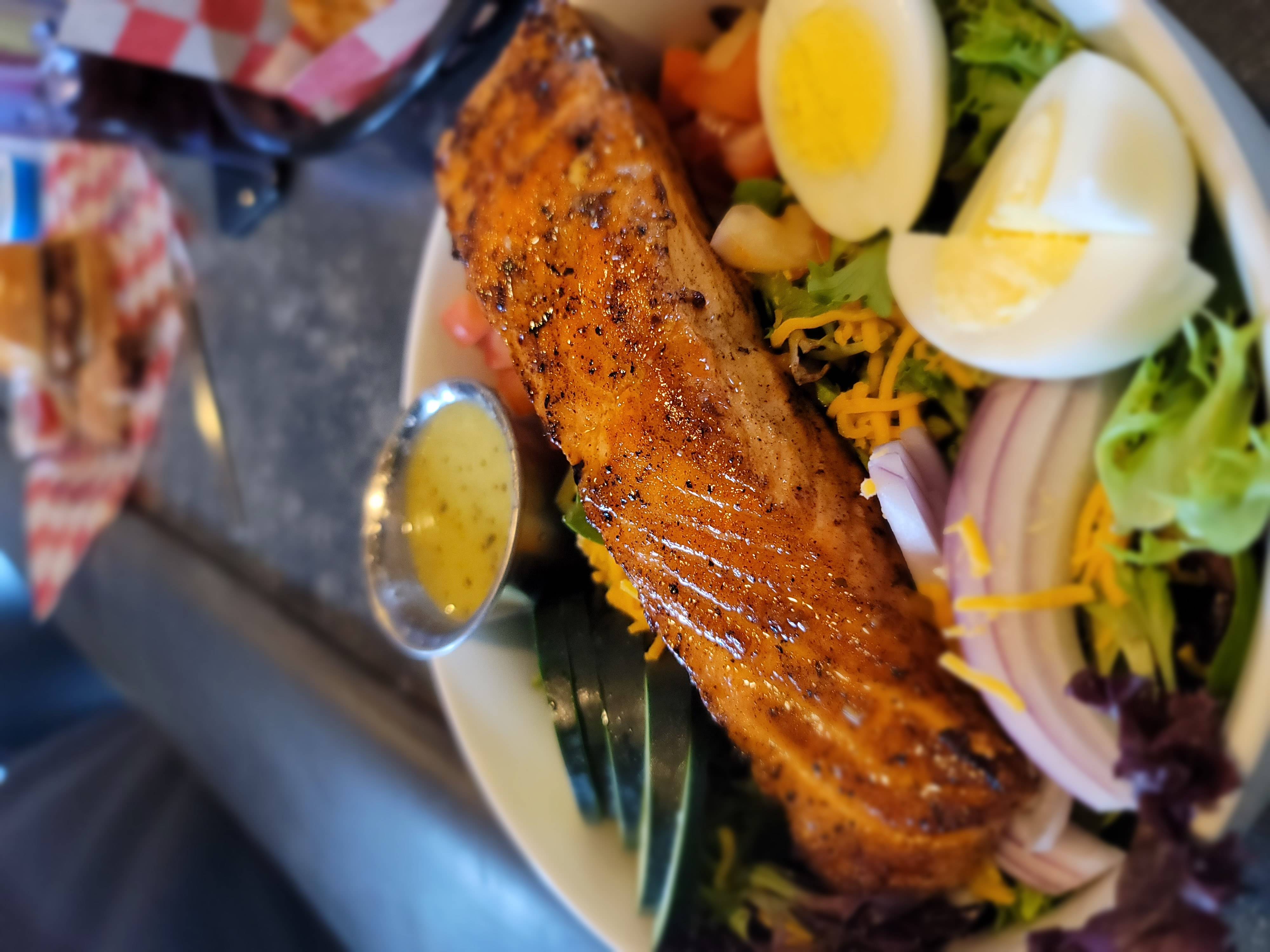 PrairieMoon on Main | restaurant | e 52219, 103 E Main St, Prairieburg, IA 52219, USA | 3194376006 OR +1 319-437-6006