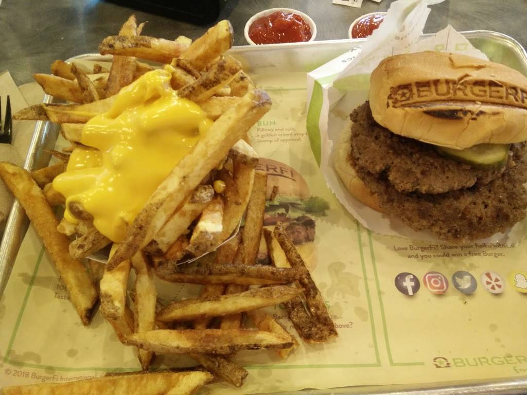 BurgerFi | restaurant | 25 W Mitchell Hammock Rd #1101, Oviedo, FL 32765, USA | 4076045001 OR +1 407-604-5001