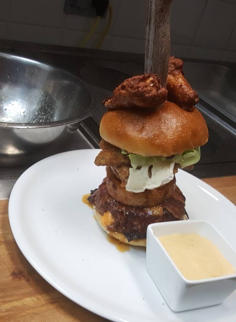 LÉchappée - Grill & Bar Sportif | restaurant | 710 Rue de la Visitation, Saint-Charles-Borromée, QC J6E 7S3, Canada | 4503941658 OR +1 450-394-1658