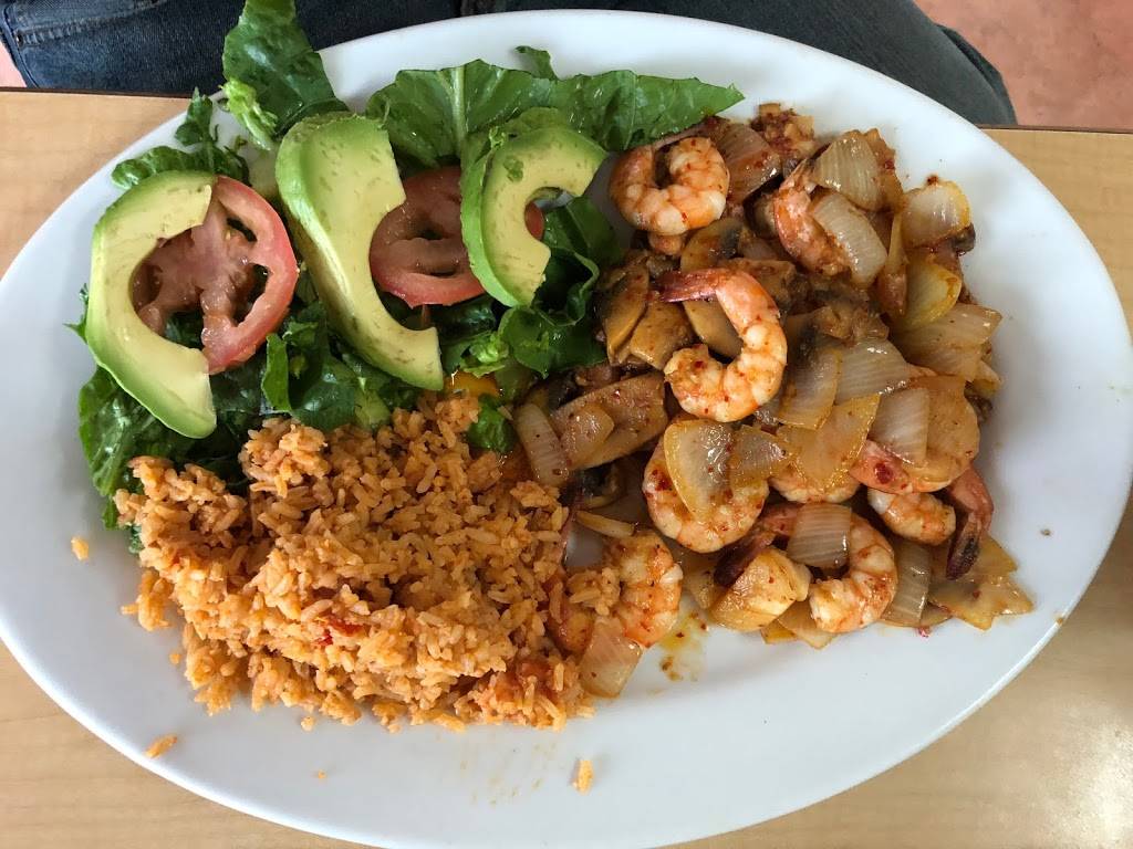 Pancho Villa Mexican Grill | restaurant | 5800 Cornhusker Hwy # 10, Lincoln, NE 68507, USA | 4024667818 OR +1 402-466-7818