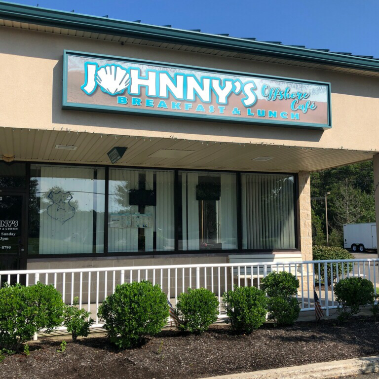 Johnny’s Offshore Café | restaurant | 100 McKinley Ave #13, Manahawkin, NJ 08050, USA | 6096228790 OR +1 609-622-8790