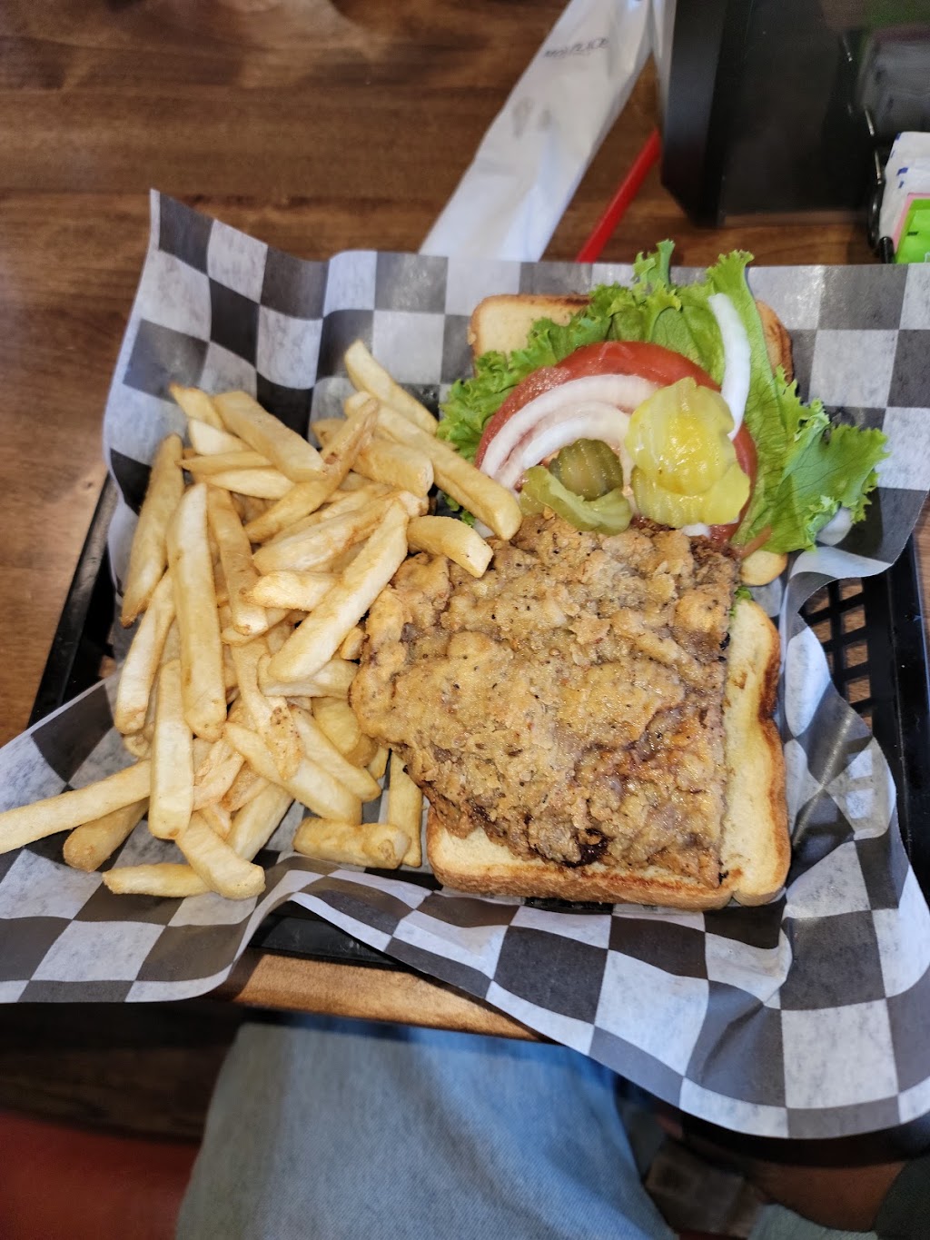 Mos Place | restaurant | 111 S Main St, Waukomis, OK 73773, USA | 5804780764 OR +1 580-478-0764