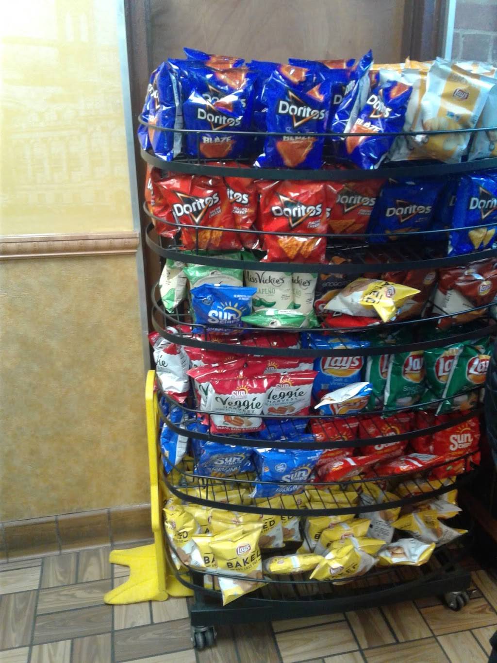 Subway Restaurants | restaurant | 204 W Merrick Rd, Valley Stream, NY 11580, USA | 5165615400 OR +1 516-561-5400