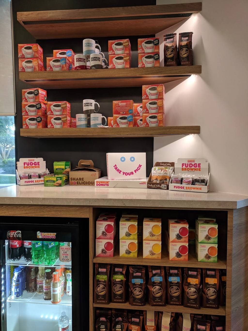 Dunkin | cafe | 4139 Campus Dr, Irvine, CA 92612, USA | 9493333625 OR +1 949-333-3625