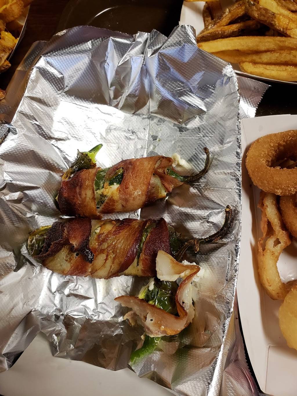 Fat Bear Burgers & Tacos | restaurant | 4854 N Mesa St UNIT 102, El Paso, TX 79912, USA | 9153040206 OR +1 915-304-0206