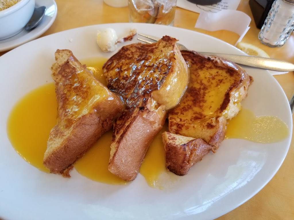 Half Day Cafe | restaurant | 1 Wyoming Ave, Wyoming, OH 45215, USA | 5138212323 OR +1 513-821-2323