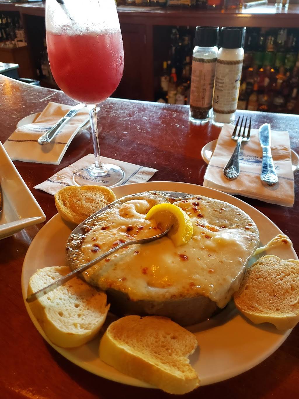 Dolphin Bar and Shrimp House | restaurant | 1401 NE Indian River Dr, Jensen Beach, FL 34957, USA | 7727815136 OR +1 772-781-5136