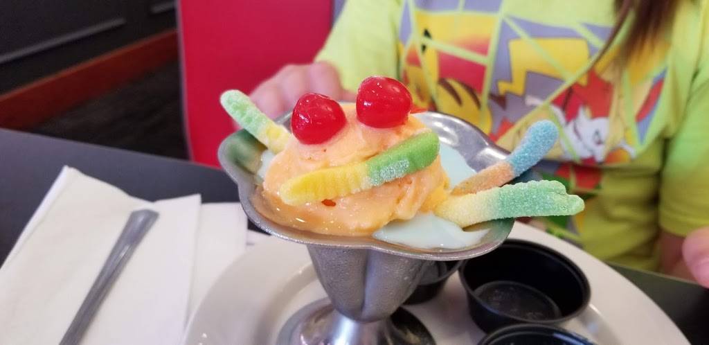 Friendlys Clifton Park 12065 | restaurant | 815 NY-146, Clifton Park, NY 12065, USA | 5183711273 OR +1 518-371-1273