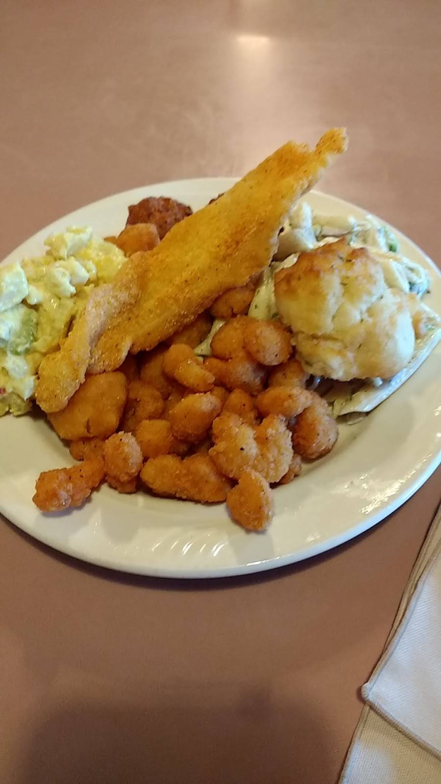 Wheelhouse Catfish & Wings | restaurant | 3100 Green Mountain Dr, Branson, MO 65616, USA | 4173320044 OR +1 417-332-0044